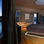 Petals Tokyo - Floating Hotel